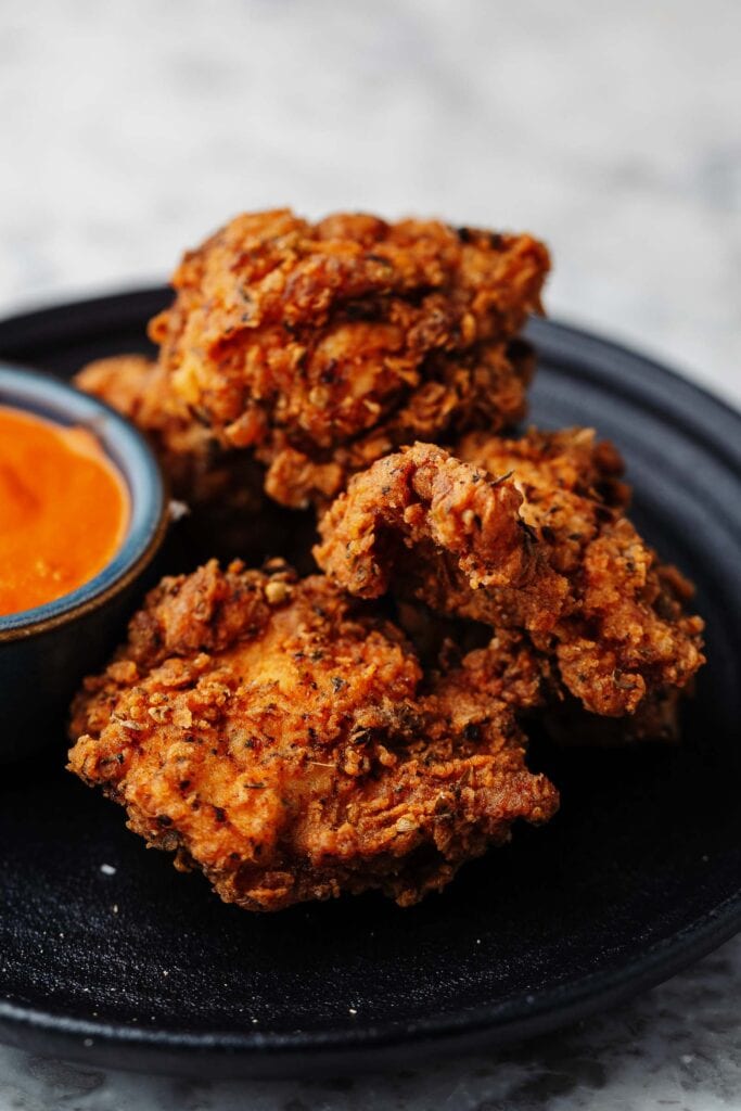 Rutland food photographer Onion bahji on a plate with dipping sauce